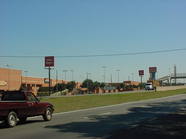 Saudoso Limeira Shopping by Felipe Penedo