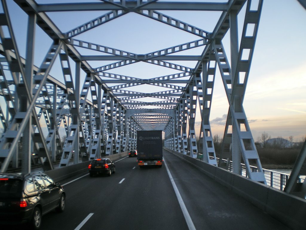 Bridge at Keizersveer Looking South by Gareth.Stadden