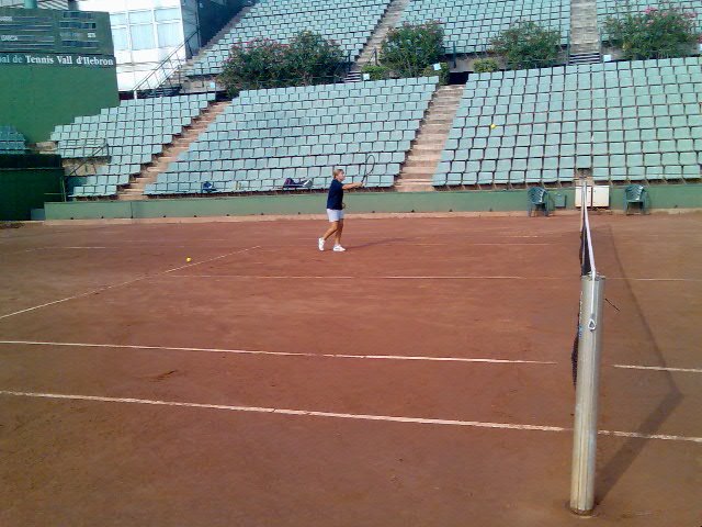 Pista Central Federació De Tennis de Barcelona by Kiben