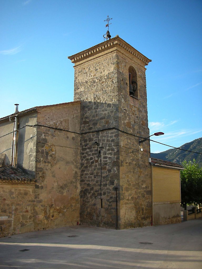 Iglesia parroquial de Ayegui. Camino de Santiago by Claudio Cabello