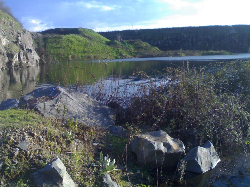 Lago di Cava Covalca sulla Laurentina KM11.200 (Frank09) by frankpanoramio