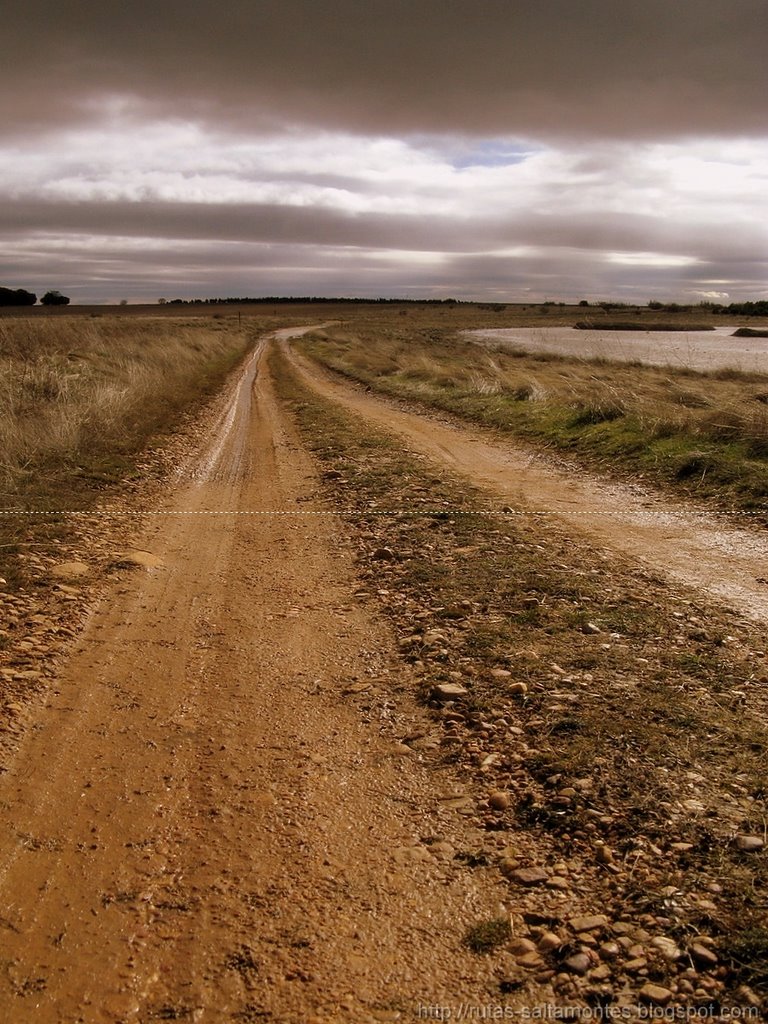 Pista en Lagunas de Puebla Beleña by ruta-gps.com