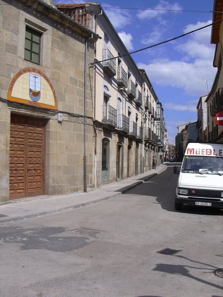 Iglesia de San Pedro del Barco y Calle Mayor by Pepoteles