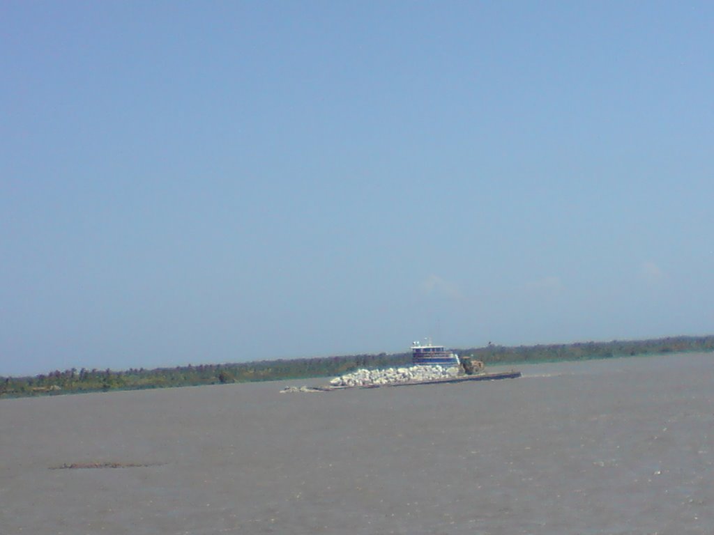 Transporte de rocas - Río Magdalena - Barranquilla. by Edmemo.