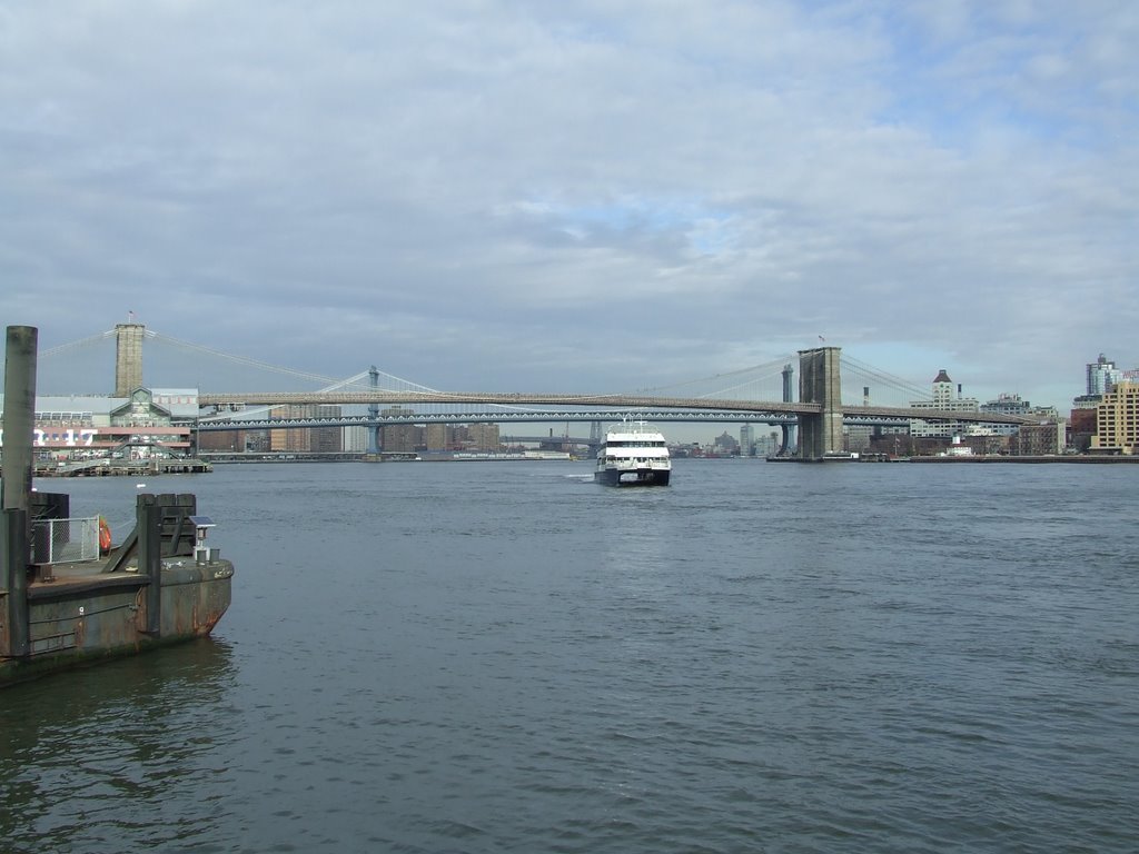 Brooklyn Bridge - 2009/14/02 by Przemek Kanadys