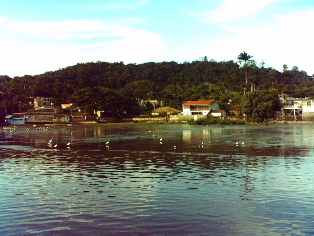 Morro do Silvério visto do mar by Antonio Luiz Barboza…