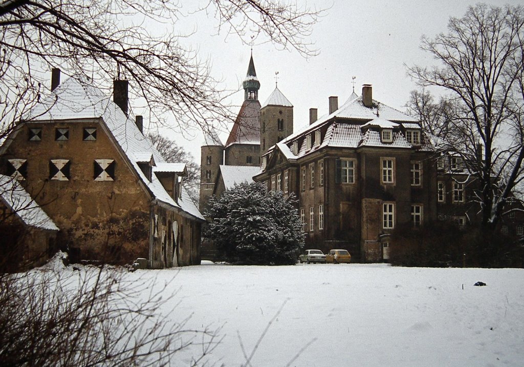 Schloß und Stiftskirche von Freckenhorst by Theo Pösentrup