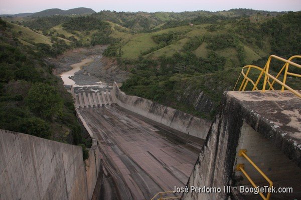 Desagüe Presa tavera by Jose Perdomo III