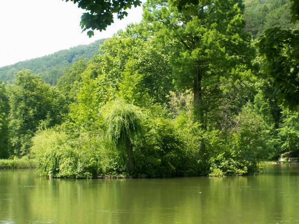 Ostrovček by Taugan