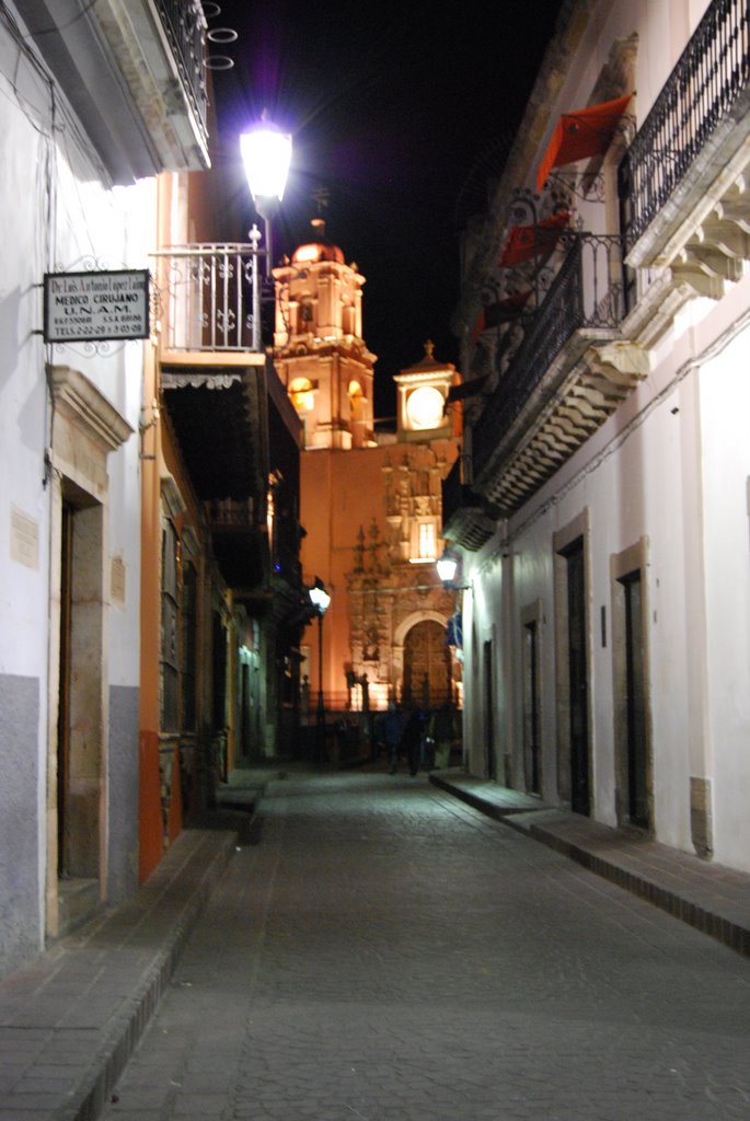 Hacia el templo de San Francisco. Guanajuato, Gto. by magocheck