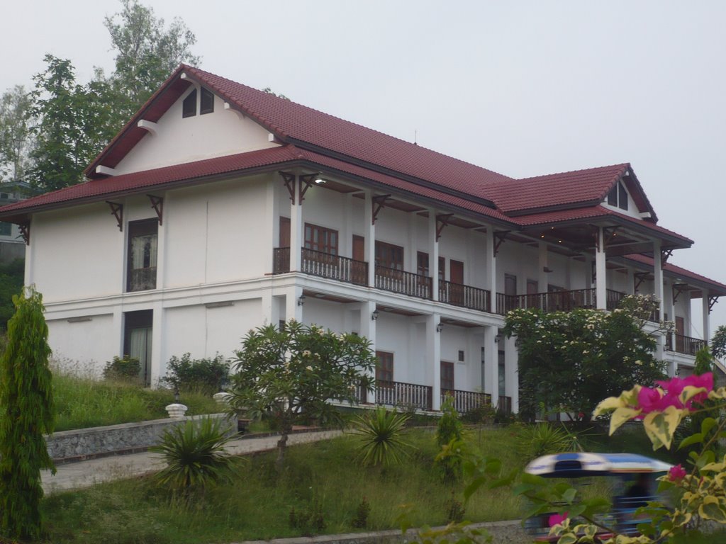 Guest House, LuangPraBang, Laos by linhPD