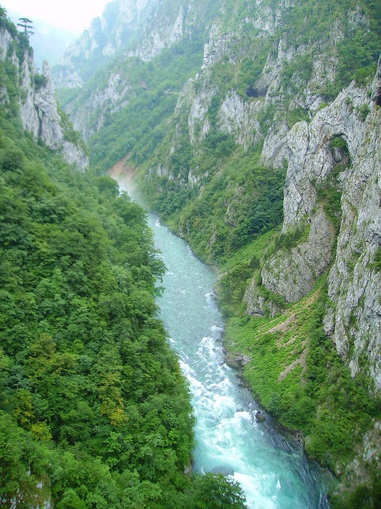 Piva-kanyon by Etl Bálint