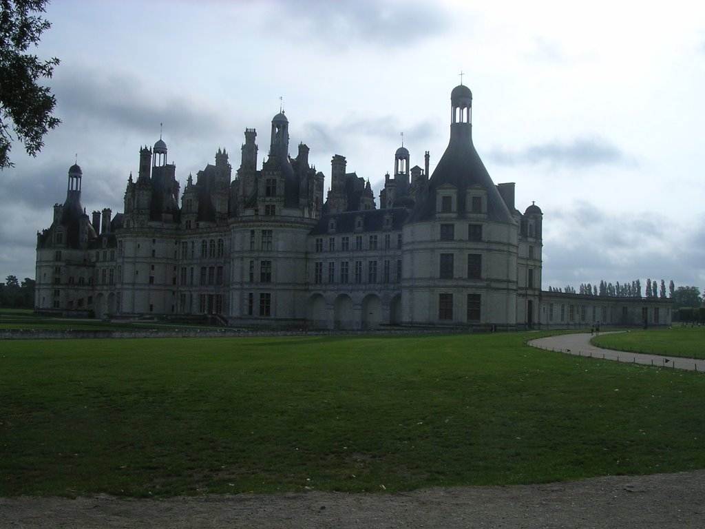 Chateau de Chambord by Fernando Lorenzo Yuste