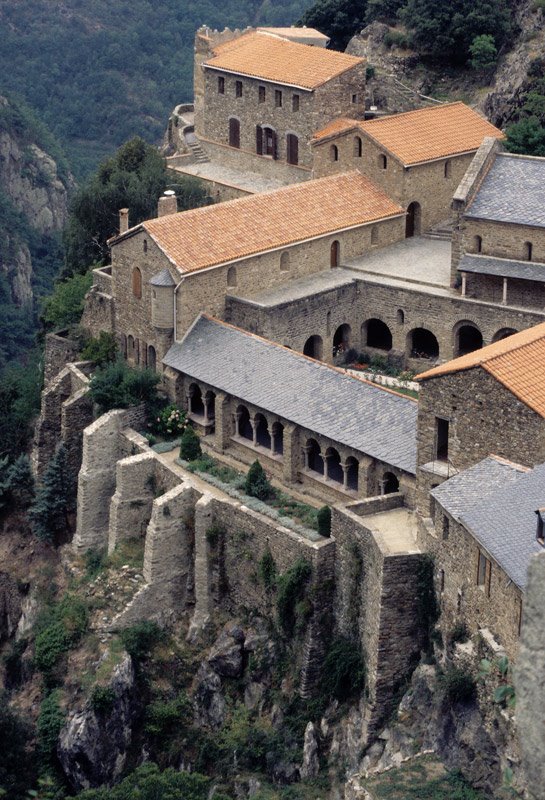 Saint Martin du Canigou by Gérard Roland