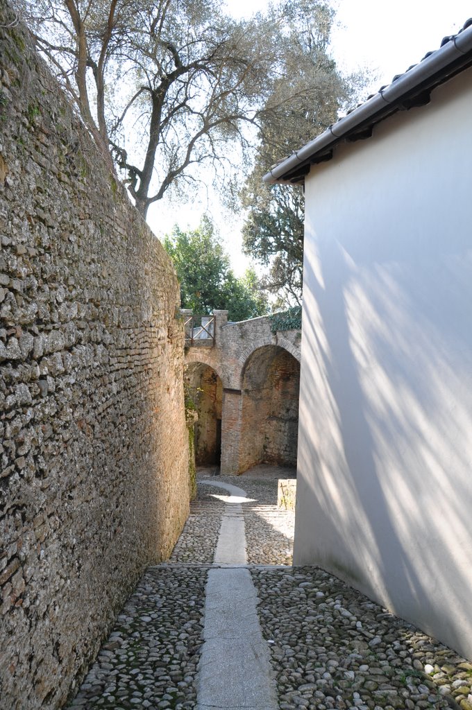 Calle Madonna della Neve by ANDREA TONON