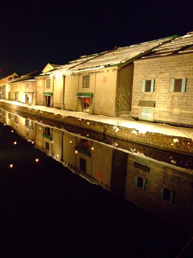 Reflection at Otaru Canal by Chouden Boy