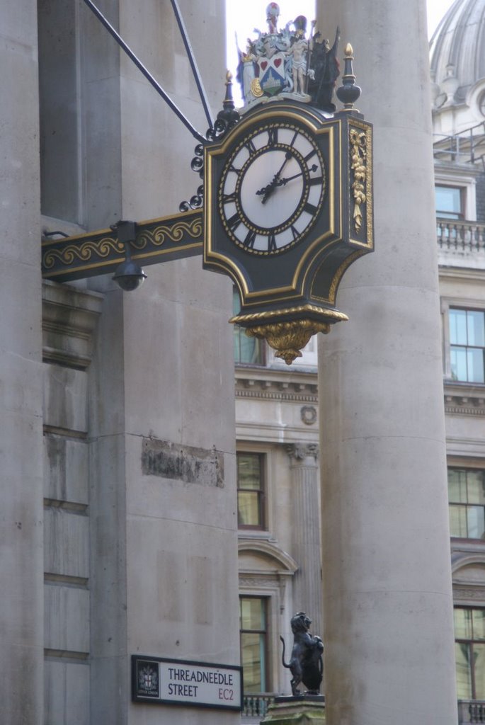 London - Threadneedle Street - Royal Exchange by txllxt TxllxT