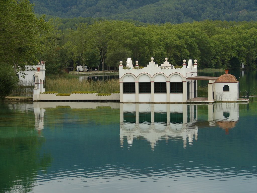 Lago Banyoles by Manuel Cárdenas Nada…