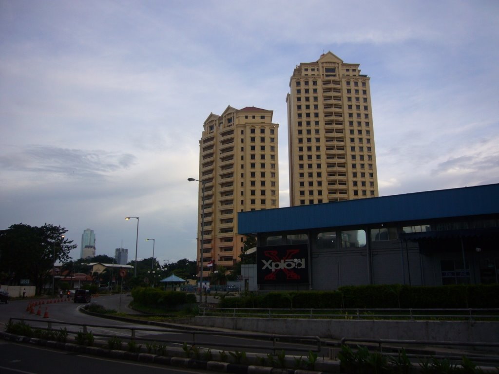 Electronic City and Kusuma Candra by pakpiculo4