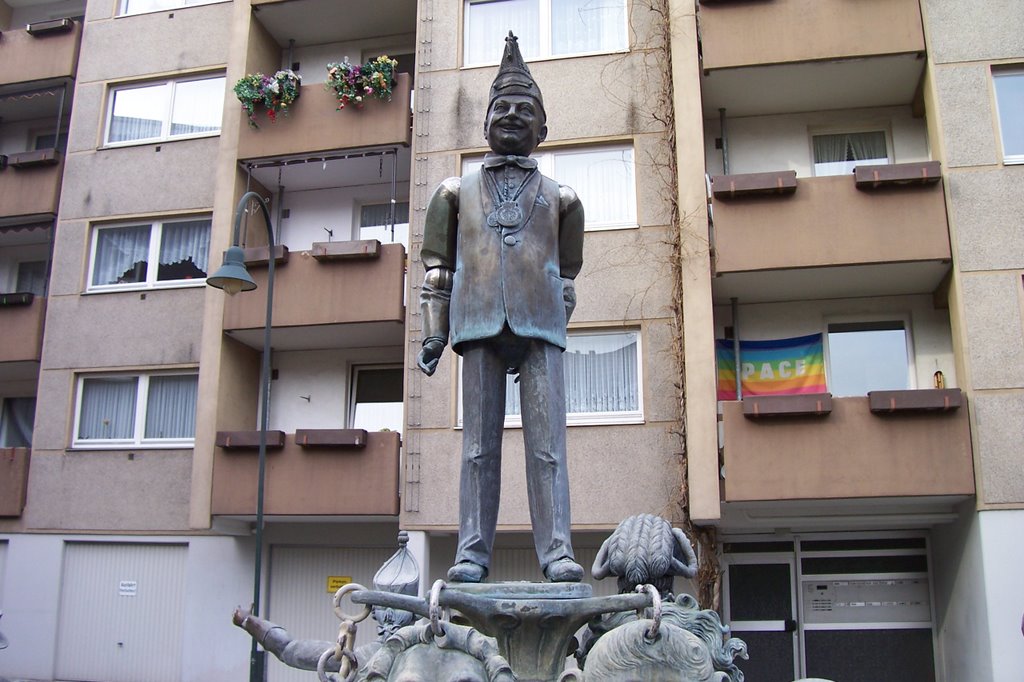 Karl Berbuer auf dem Narrenschiffbrunnen by gerd j.