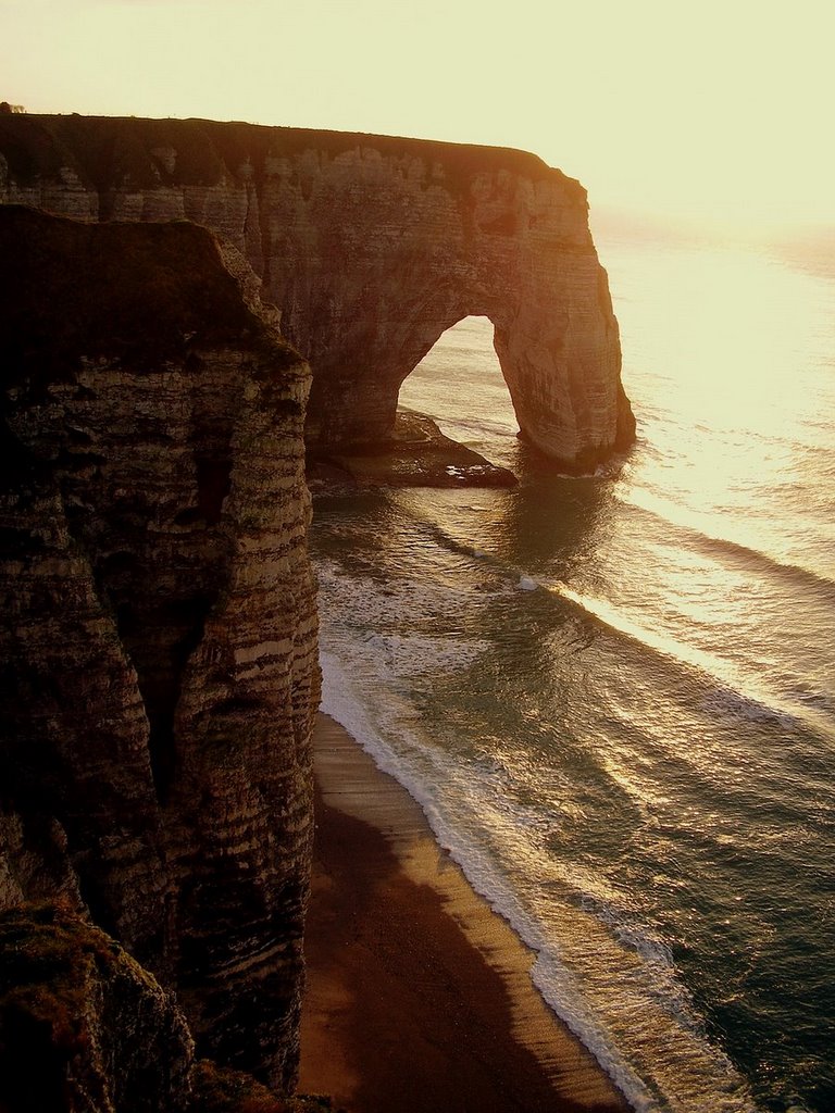 Couché de soleil sur Etretat by vgerbaud