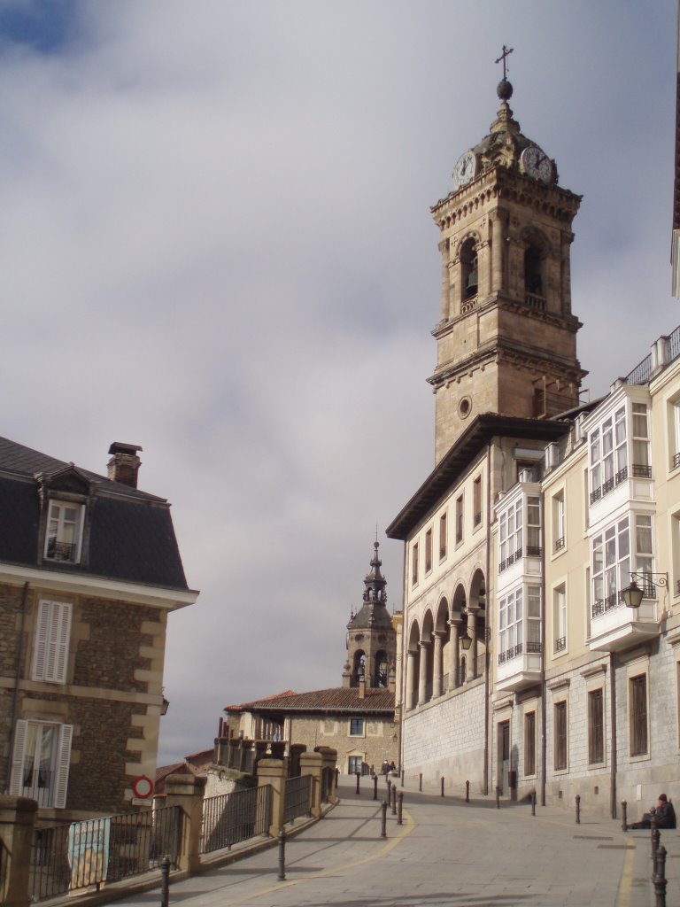 Torre de la iglesia de San Vicente by xabier3007