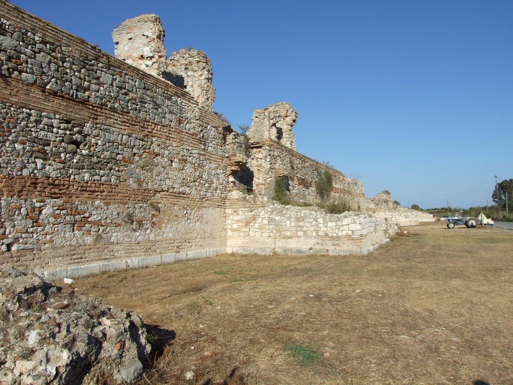 Nicopolis Walls by pablowhitt