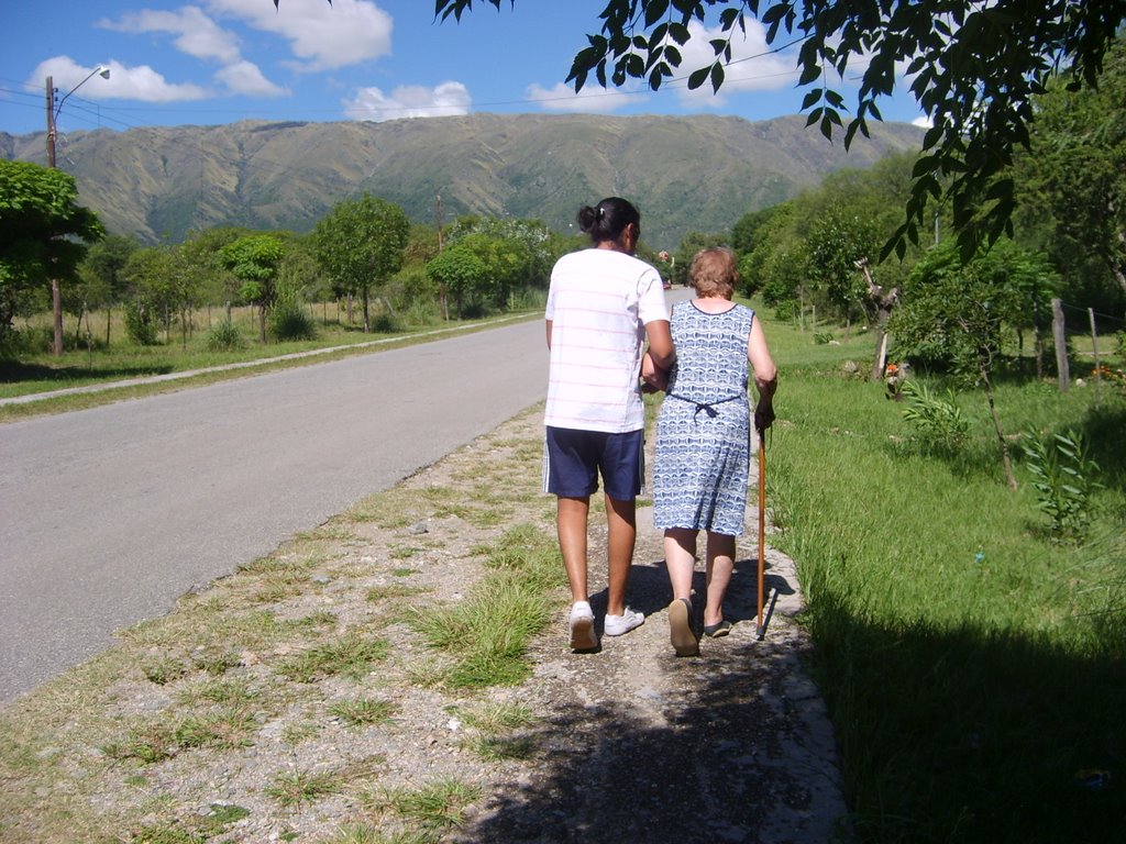 Caminando con la Abuela by pau_escorpiana