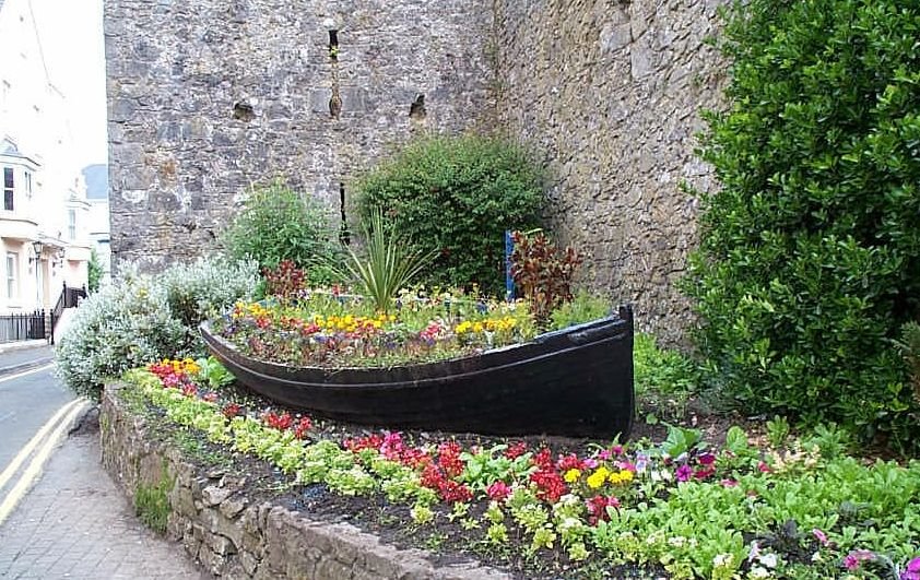 Tenby town walls by Alan Smith