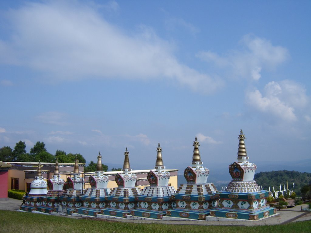 Stupas - Templo Budista - Três Coroas - RS by Cleber Lima