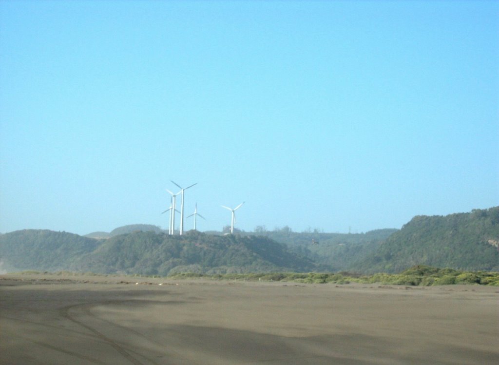 Eolicas.(Vista desde Morhuilla) by ROBERTO QUILODRAN