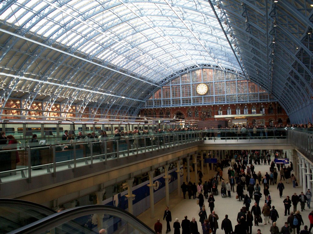 St Pancras International-Opening Day-14/11/07 by John Stansfield