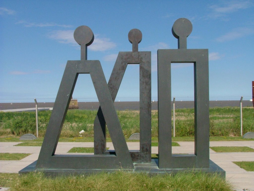 Escultura en Costanera Norte by Floyd18