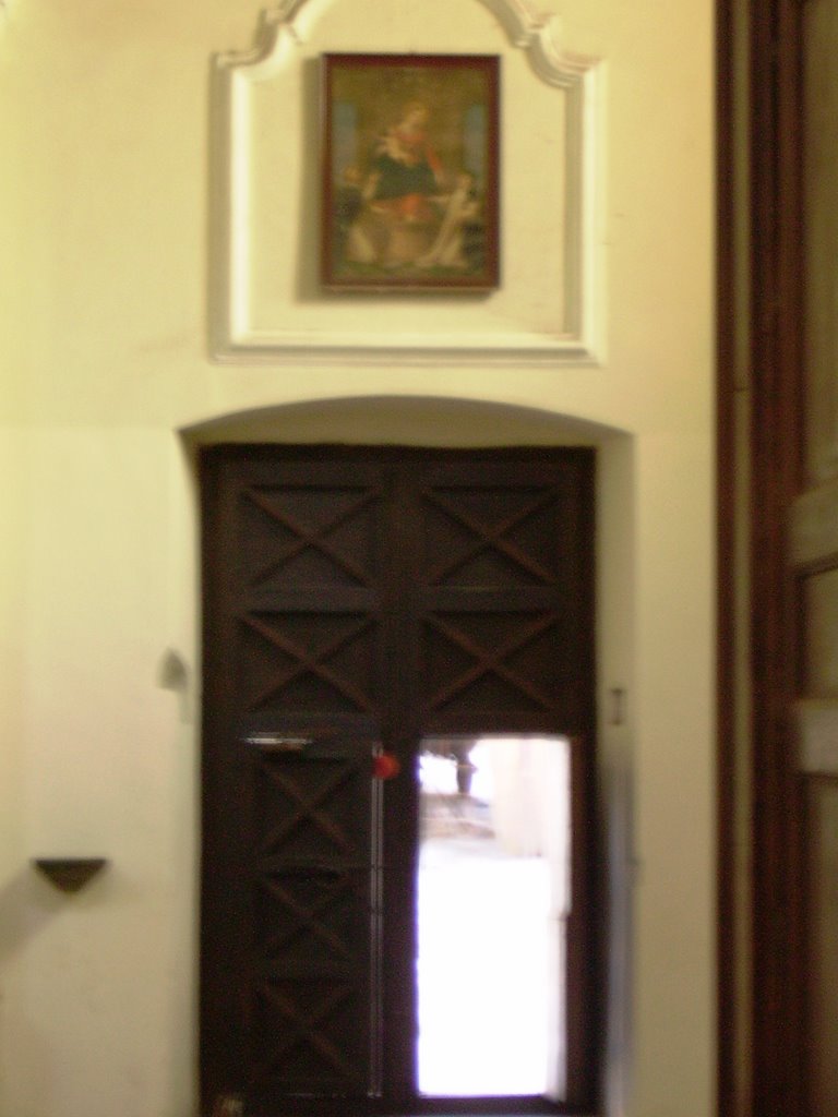 Chiesa San Pancrazio (Matrice), porta navata laterale e quadro Madonna del Rosario by B.A.Redivivus