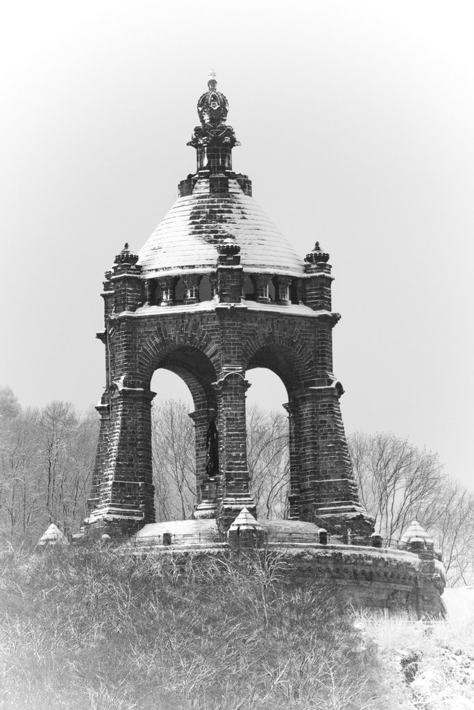 Kaiser-Wilhelm Denkmal an der Porta-Westfalica by Jan Behrensmeier