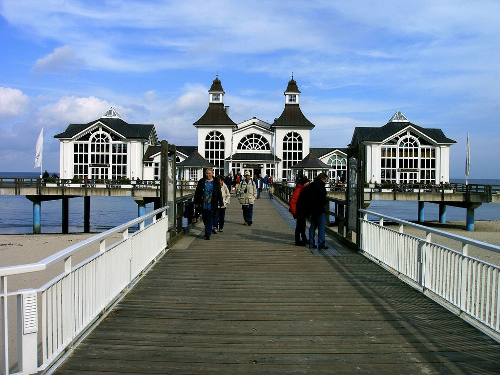 Seebrücke Sellin by Fred Percher