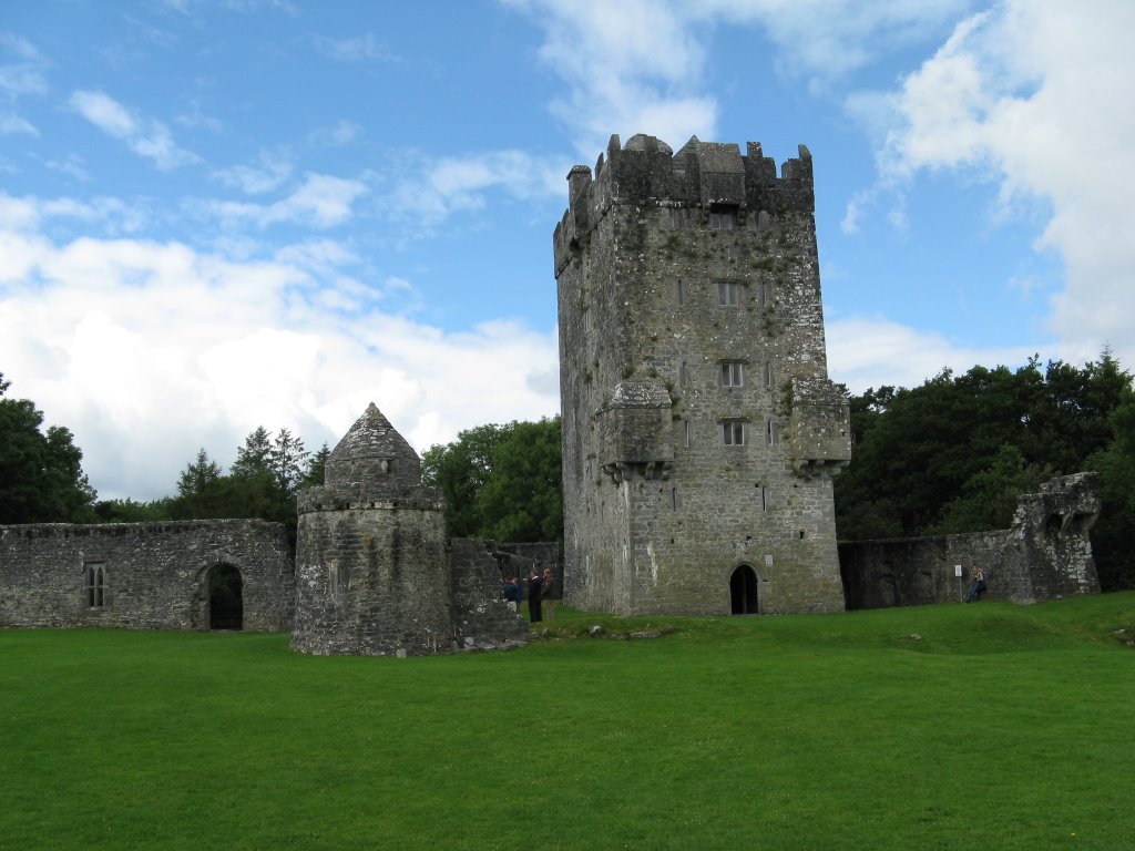 Aughnanure Castle by unconscious1912