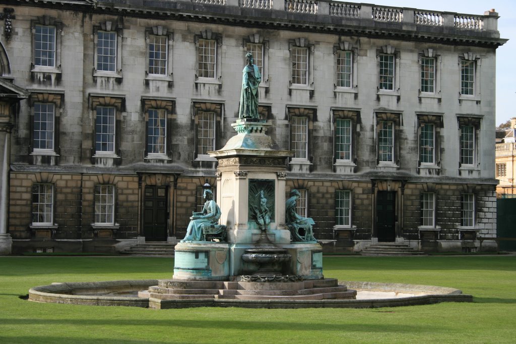 Kings College fountain by keepclicking