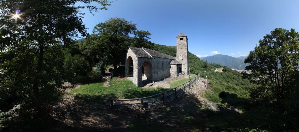 Chiesa di San Bernardo 616m (http://www.ti360.org/panorama/panorama_display_lowrez.php?panoGuid=chiesa_san_bernardo) by ti360