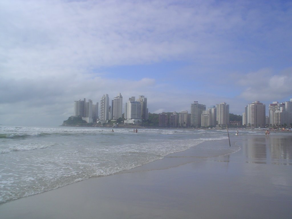 Praia de Astúrias - Ilha de Guarujá by Rodrigo Morais