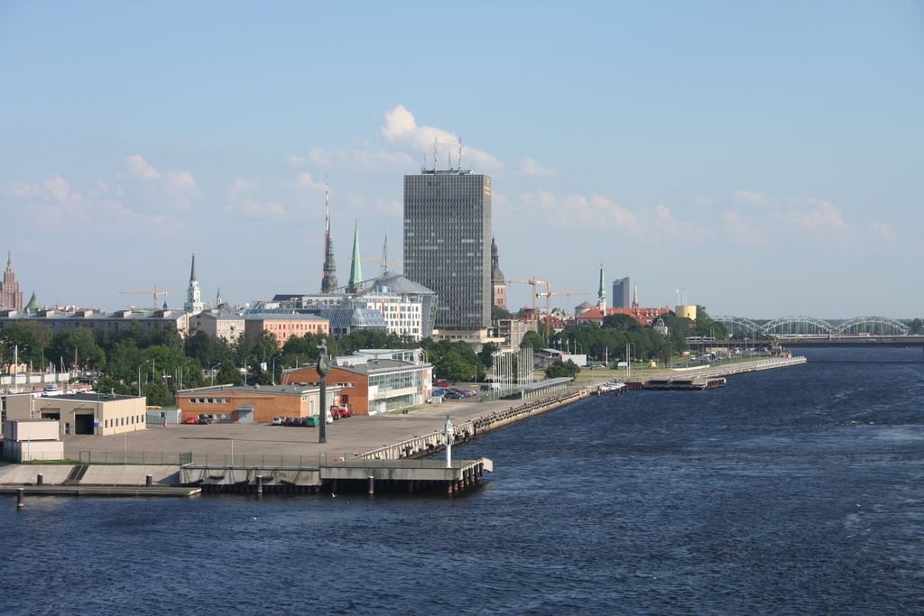 26.07.2006 Leaving Riga passenger port by Desierk