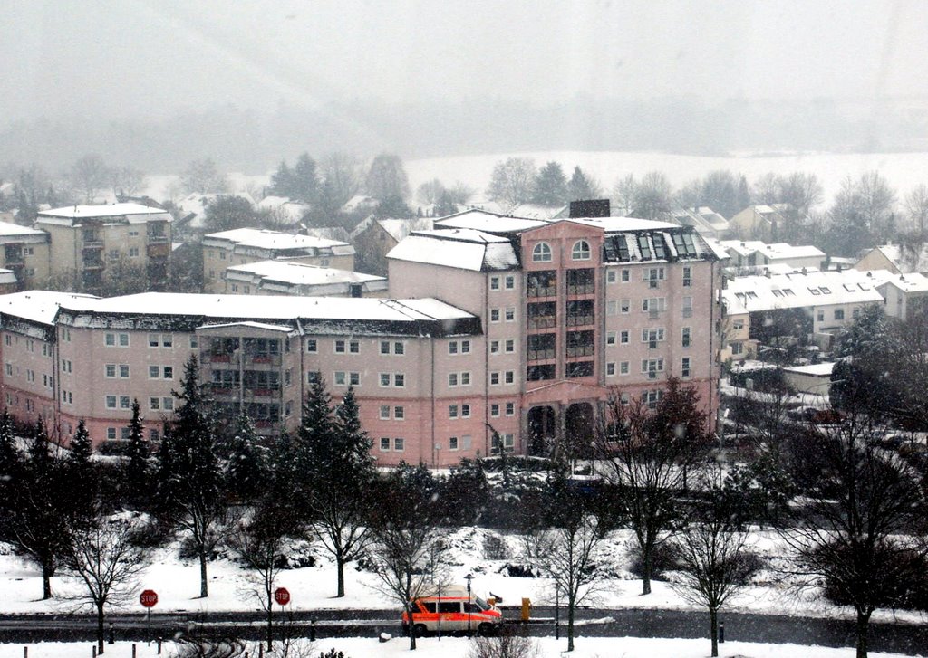 Herrnsheim am Stadtkrankenhaus von oben aus dem 6 Stock gesehen by Peter W. Ehl