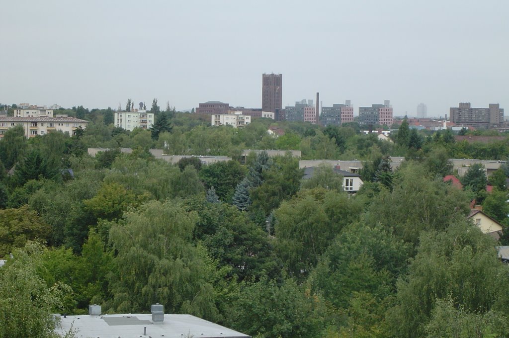 Blick zum Ullsteinhaus vom Dardanellenweg 59 aus by bohser kalle