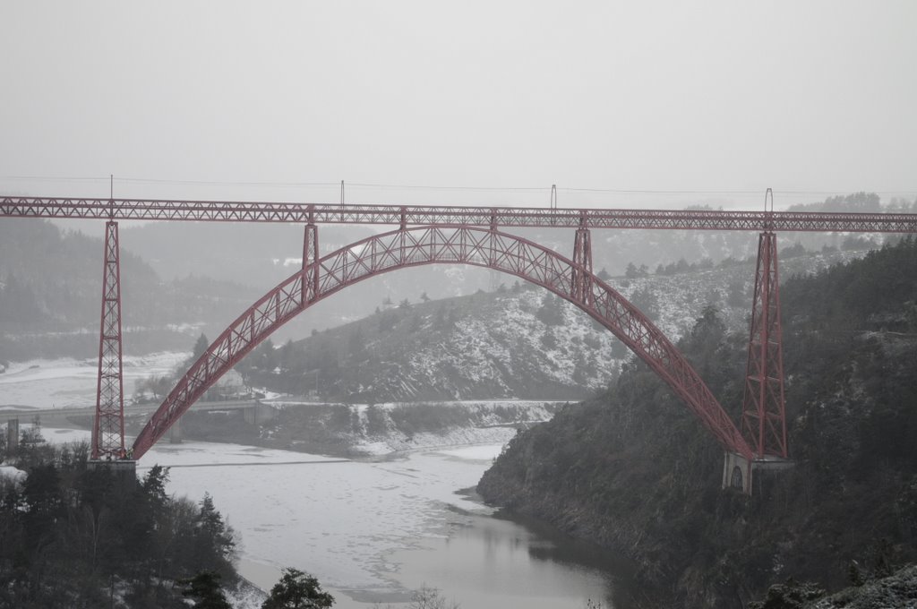 Viaduc de Garabit by Dominique Salé