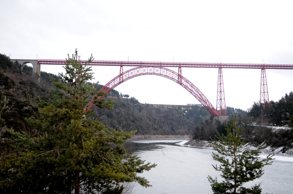 Viaduc de Garabit by Dominique Salé