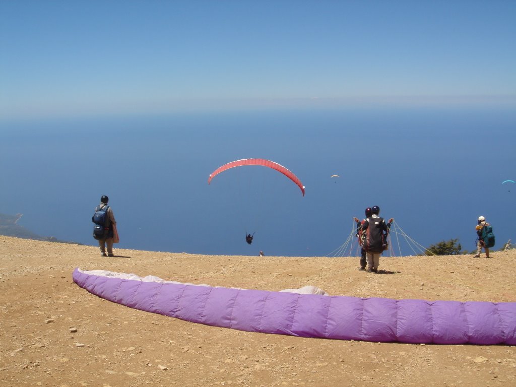 Oludeniz-Paragliding-Przygotowania do startu by darekd