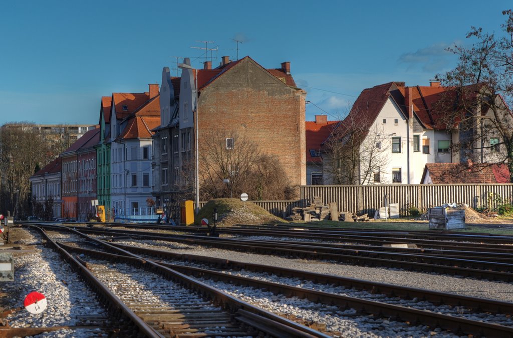 Next to the railroad by rlubej