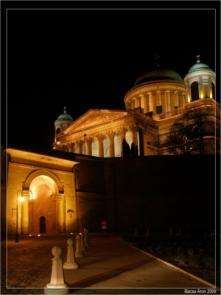 Esztergomi Főszékesegyház és a "Sötét kapu" - The main cathedral and the "dark gate" by bacsaáron