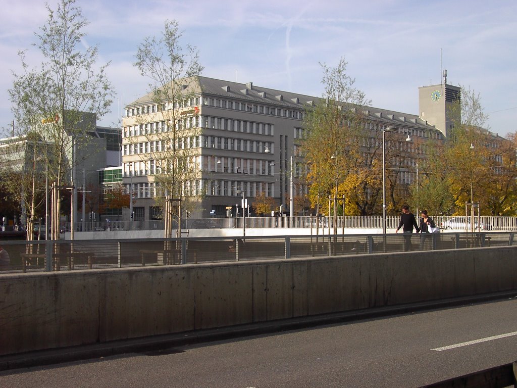 Sigi-Feigl-Platz an der Sihl by Rene Nueesch