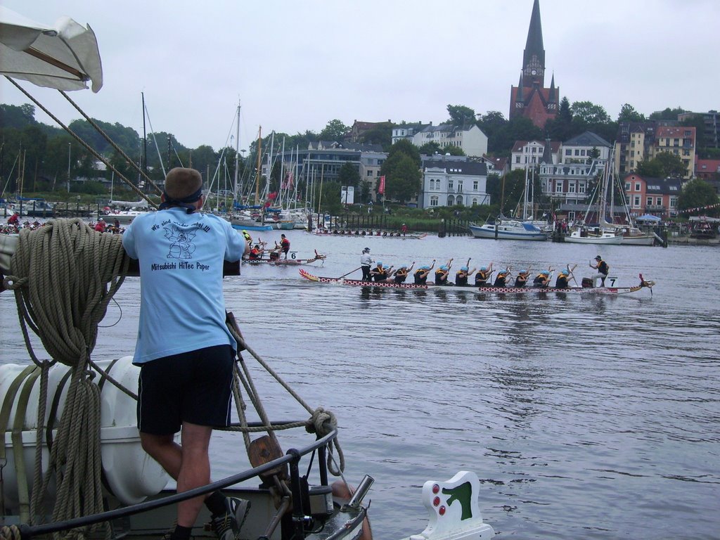 Flensburger Förde - Drachenbootrennen by Klaus Asmus